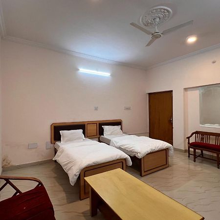 The Patel Stadium Hotel 1 Km From Bus Stand And 2 Km From Railway Station อัจเมอร์ ภายนอก รูปภาพ