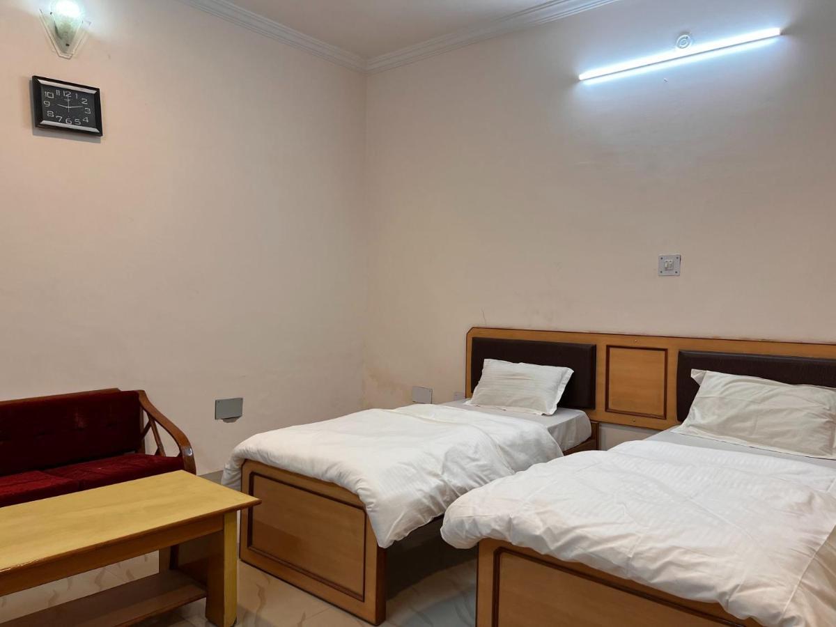 The Patel Stadium Hotel 1 Km From Bus Stand And 2 Km From Railway Station อัจเมอร์ ภายนอก รูปภาพ